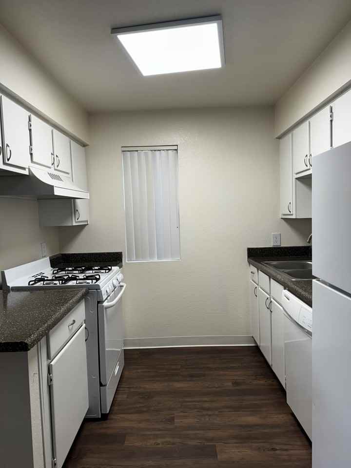 9777 N. Thornydale Road3204 #3204 - Photo 2 of 32