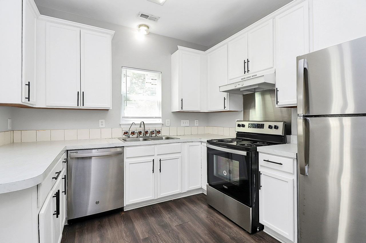 3731 Bullard St #1 - Photo 4 of 25