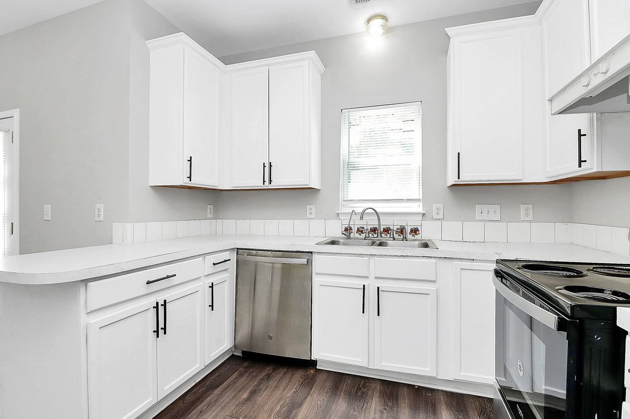 3731 Bullard St #1 - Photo 5 of 25
