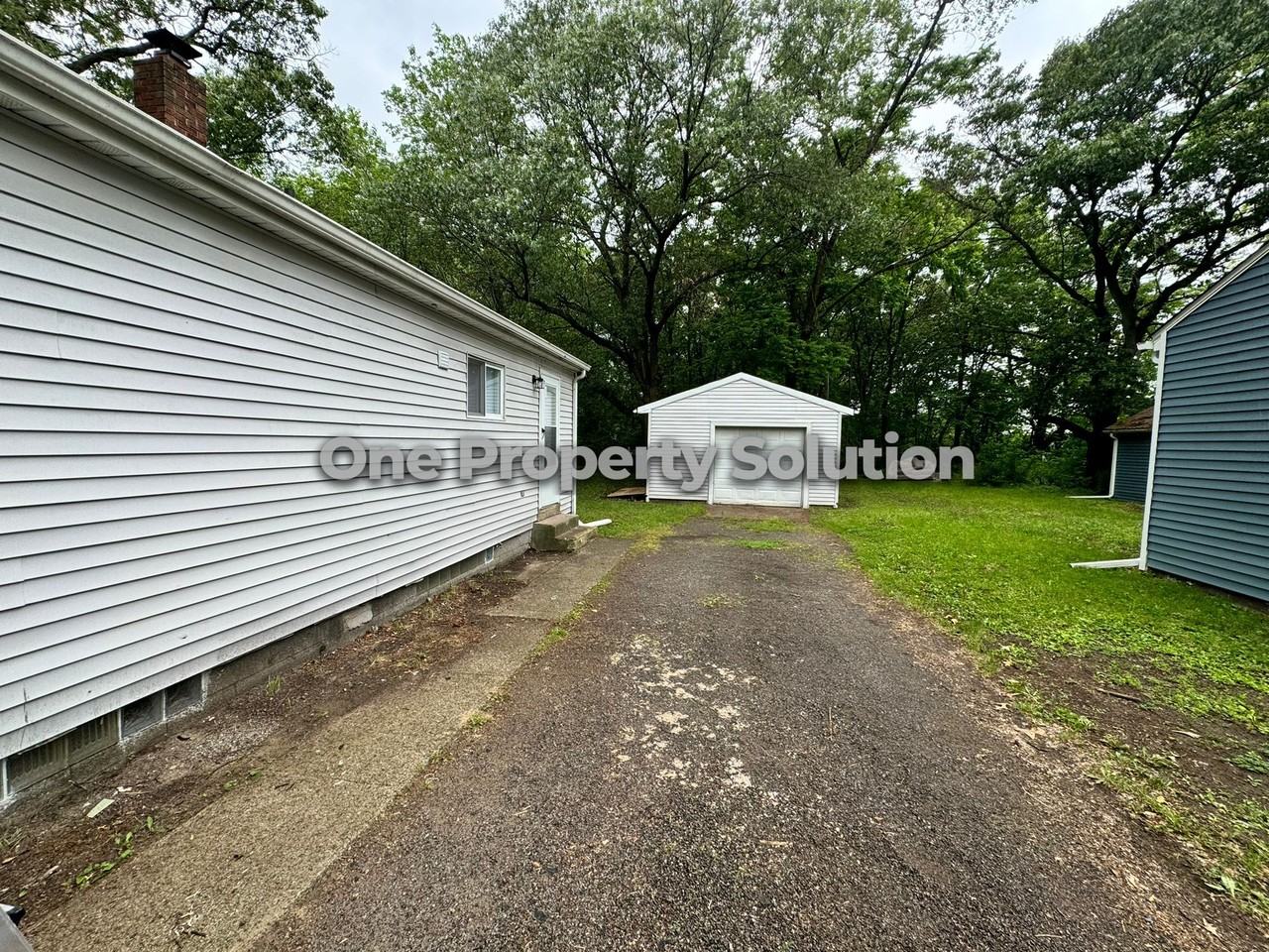 3942 Lincoln St #1 - Photo 3 of 23