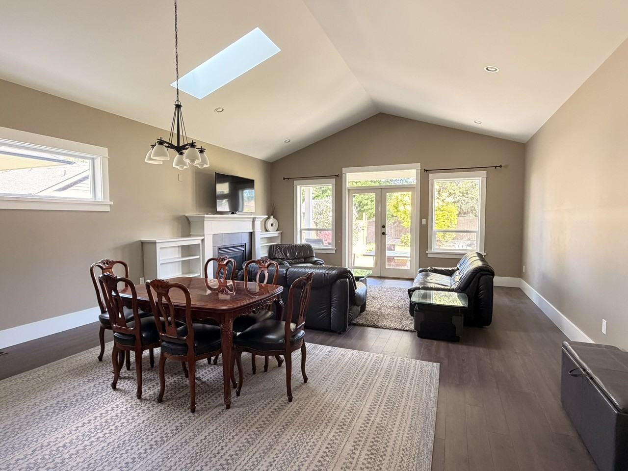 581 Doehle Ave #1 - Photo 2 of 17