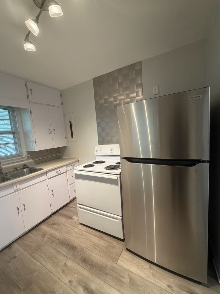 2114 Ferrol St #2-2112 - Photo 5 of 12