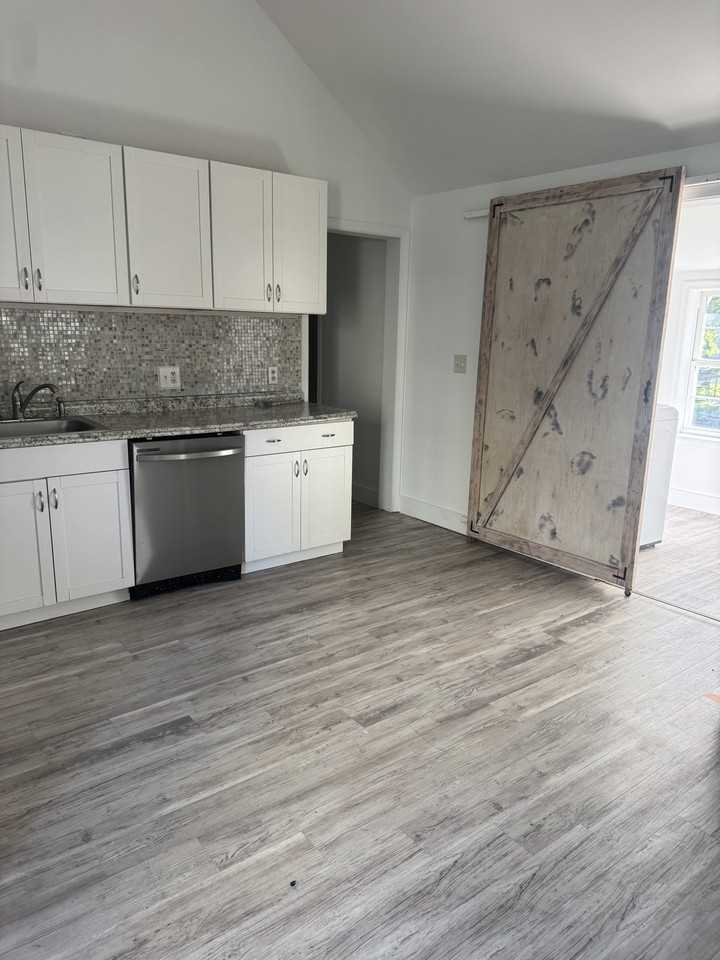 205 E East St #1 - Photo 4 of 12