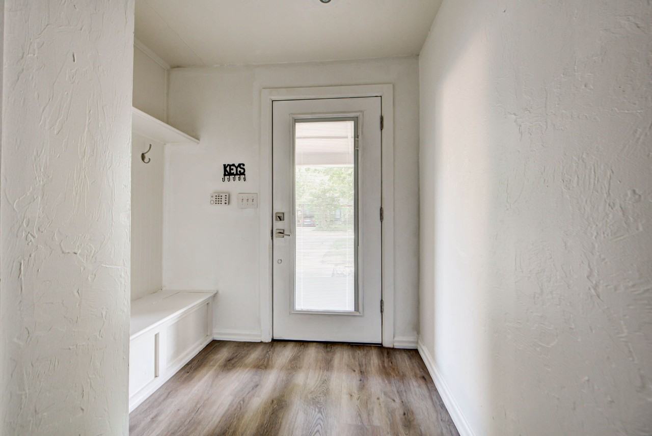 1222 Camden Way #1 - Photo 2 of 10