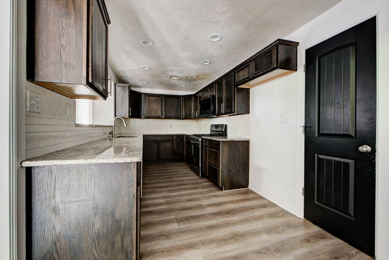 1222 Camden Way #1 - Photo 5 of 10