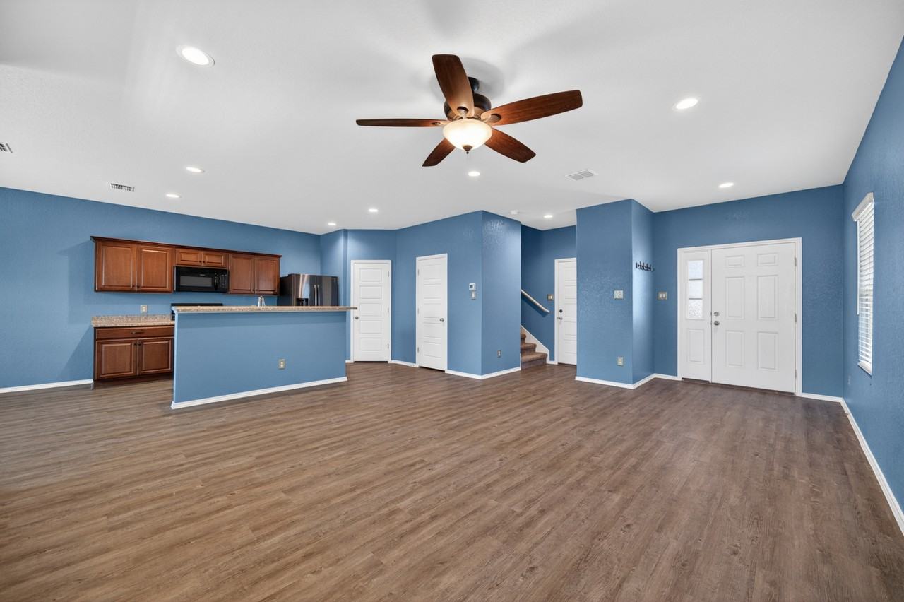 12906 Olson Pt #1 - Photo 4 of 26