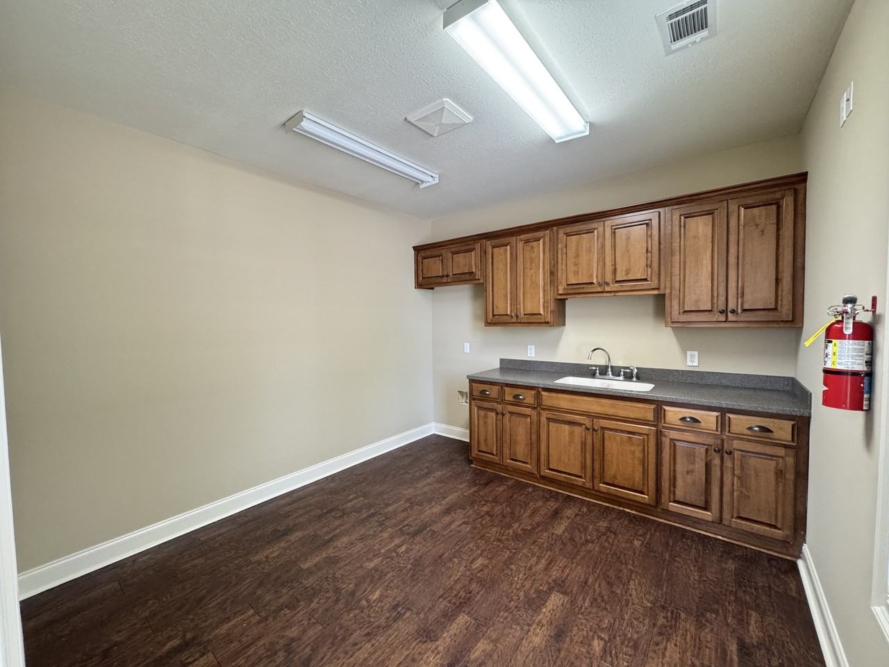 1213 Merchant Way #103 - Photo 7 of 15