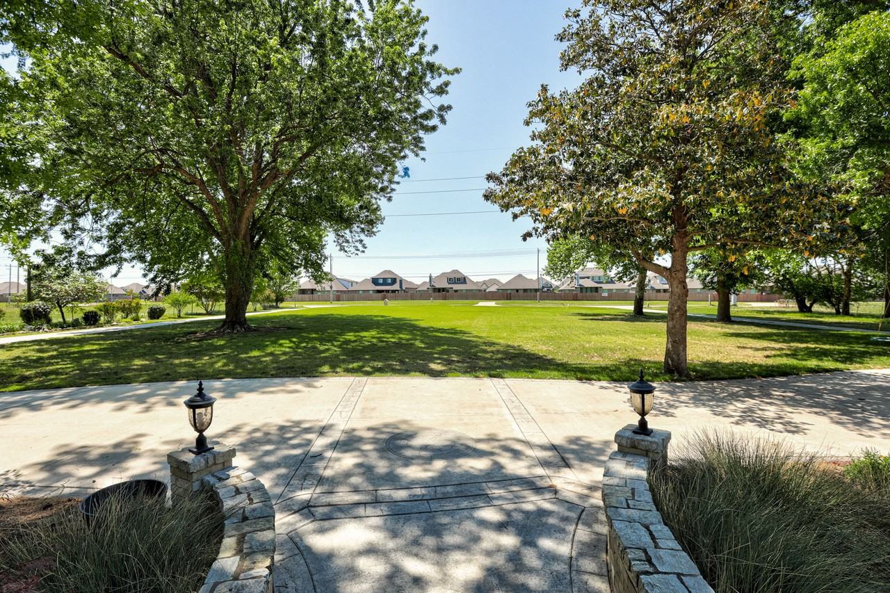1501 E Cedar Lane Rd #1 - Photo 3 of 28