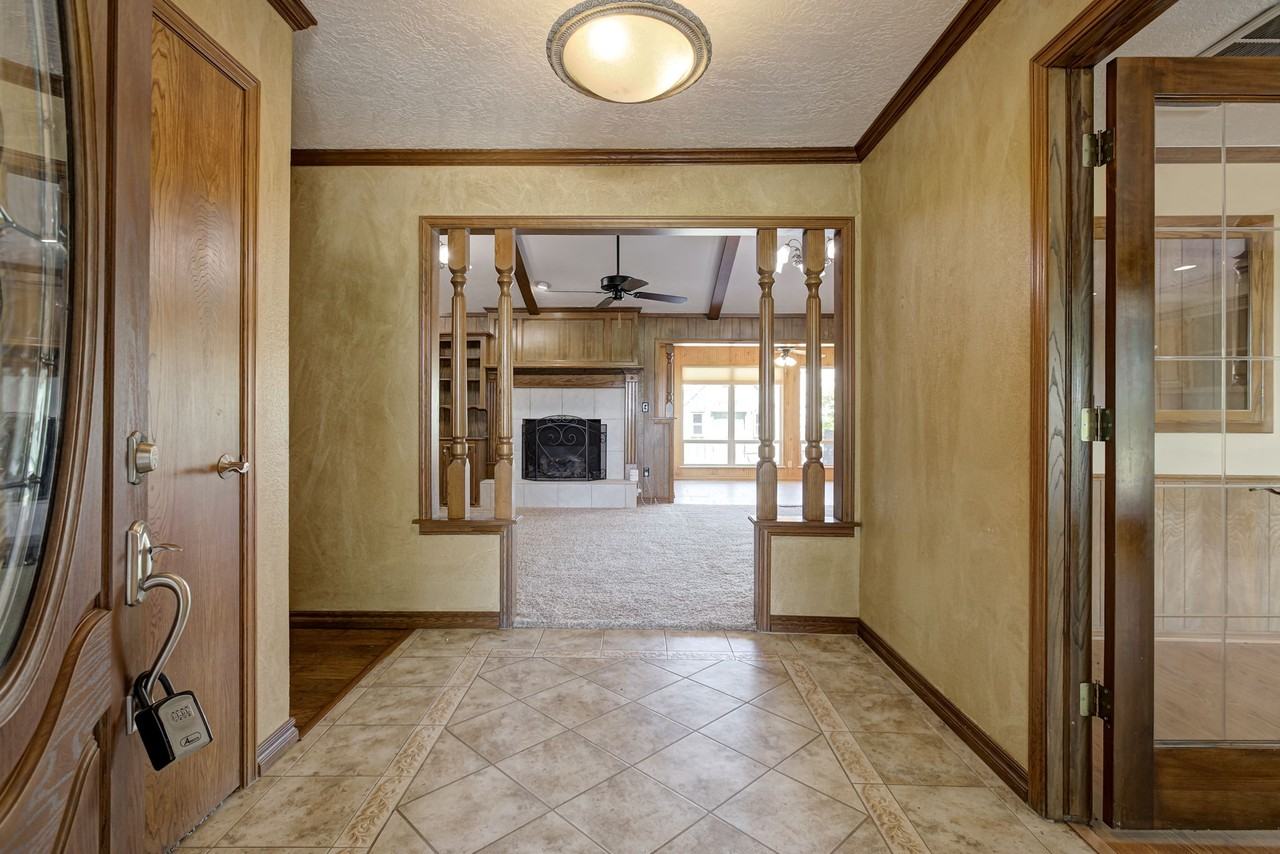1501 E Cedar Lane Rd #1 - Photo 5 of 28