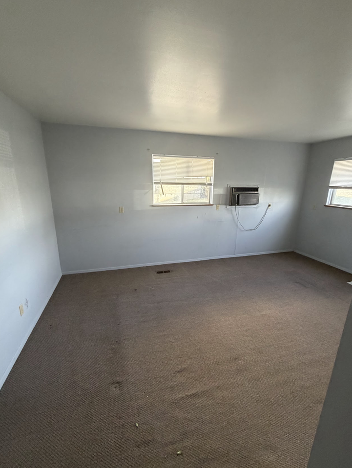 908 W Lake Ave #4 - Photo 3 of 12