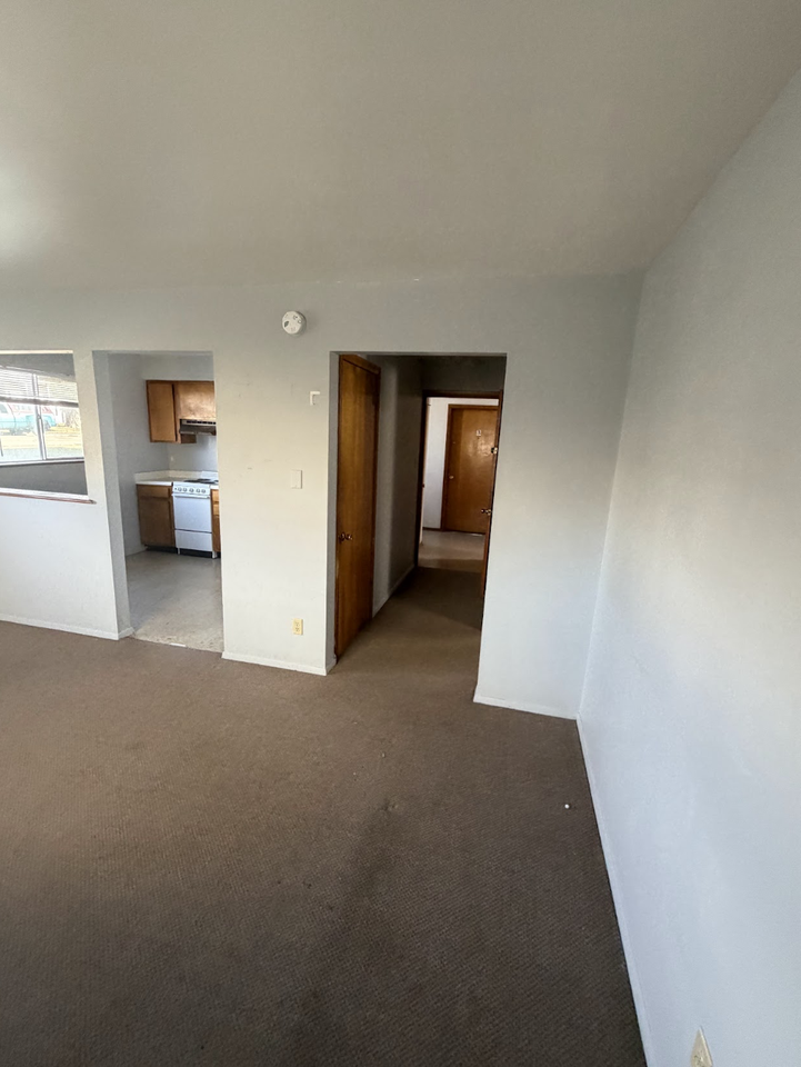 908 W Lake Ave #4 - Photo 5 of 12