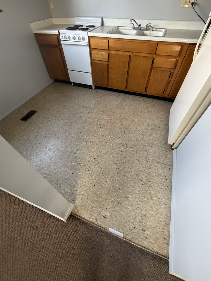 908 W Lake Ave #4 - Photo 6 of 12