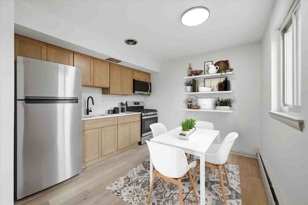 Melrose Apartments - Photo 7 of 50