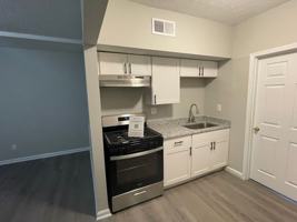 featured image of 208 Lakeshore Dr