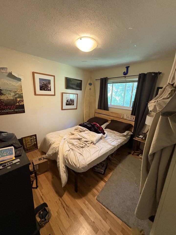 3232 Cook St Uppr - Photo 5 of 9