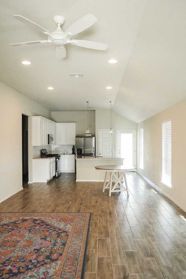 139 Lyndon Dr #1 - Photo 3 of 29