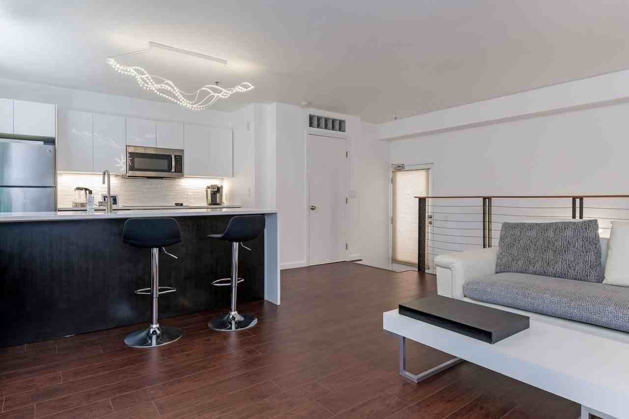 1944 State St #6 - Photo 3 of 20