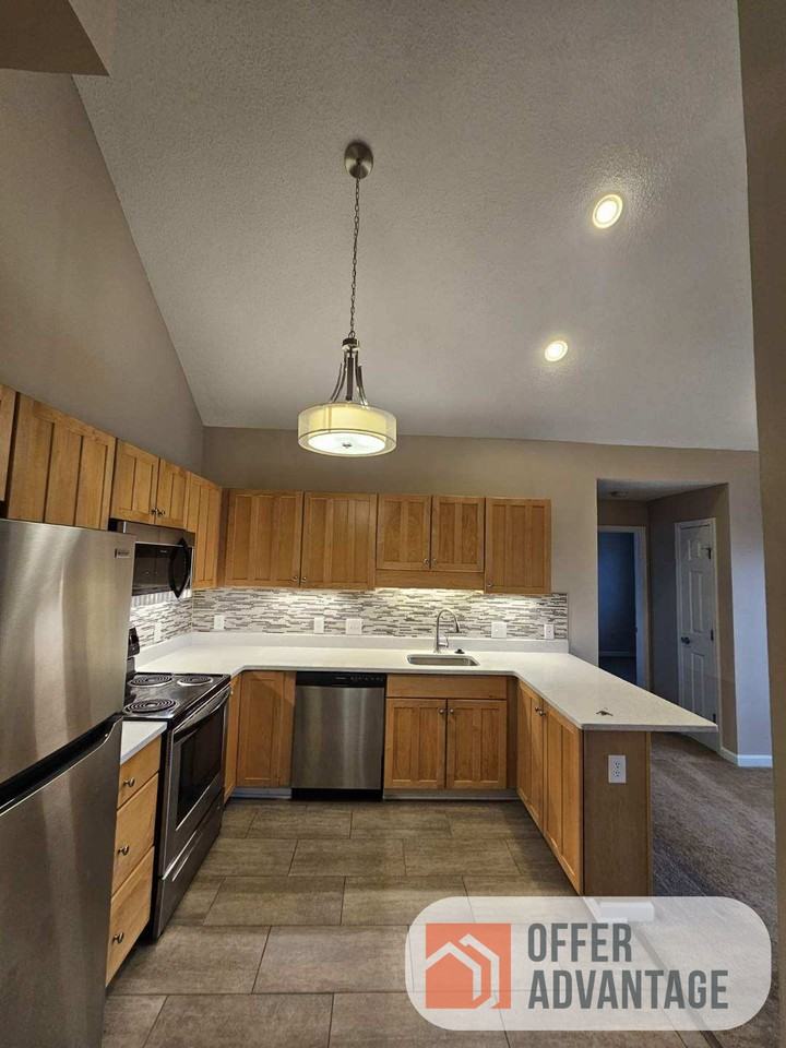 499 Burroughs Dr #5 - Photo 2 of 6