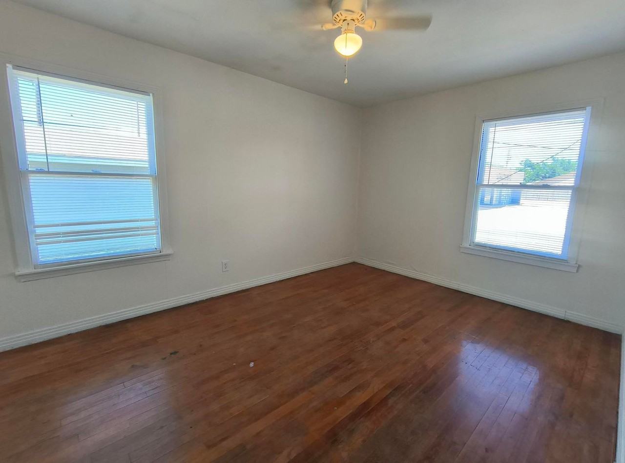 2102 Raney St - Photo 4 of 10