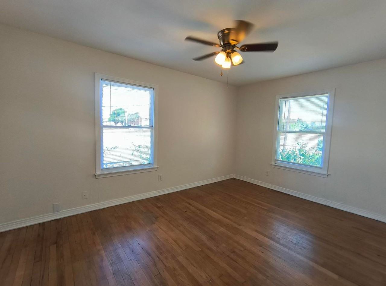 2102 Raney St - Photo 7 of 10