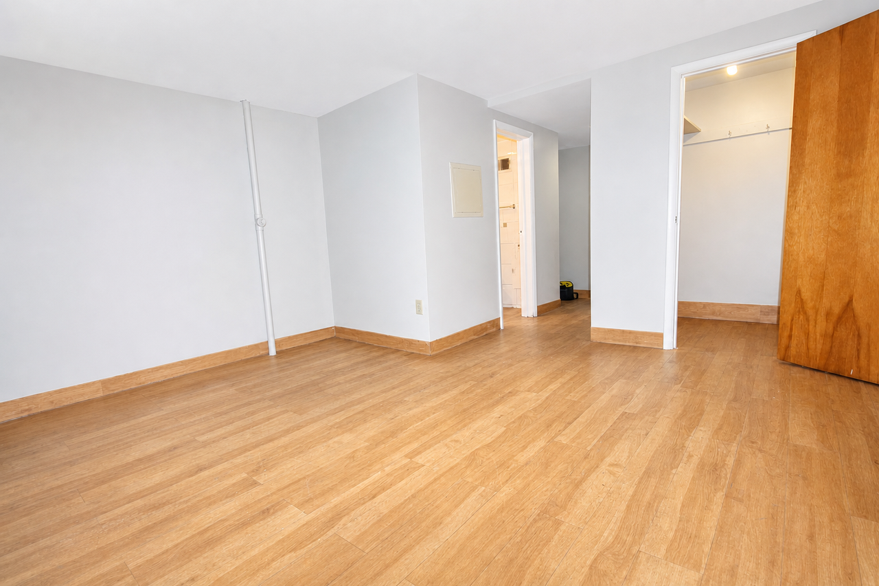 1690 POTOMAC AVEAPT 10 #10 - Photo 2 of 8