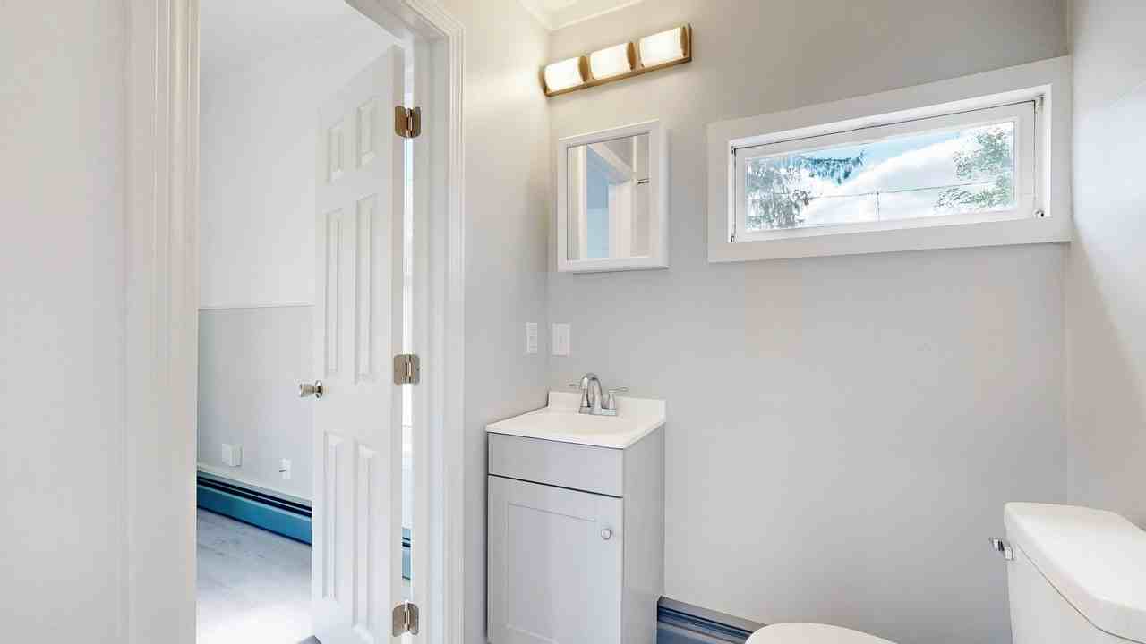 28 Mill St #B - Photo 2 of 8