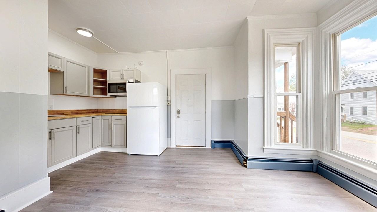 28 Mill St #B - Photo 4 of 8