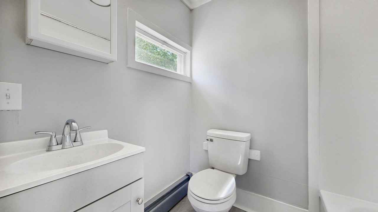 28 Mill St #B - Photo 5 of 8