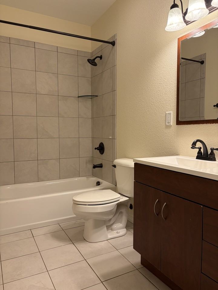 4221 Chippewa Dr #1 - Photo 4 of 13