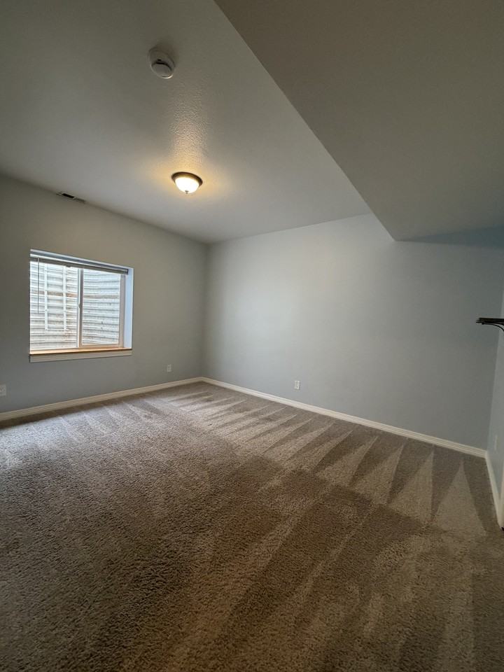 4221 Chippewa Dr #1 - Photo 5 of 13