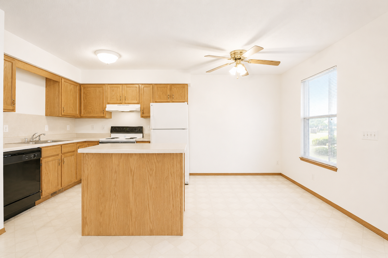 1202KO - Photo 2 of 12