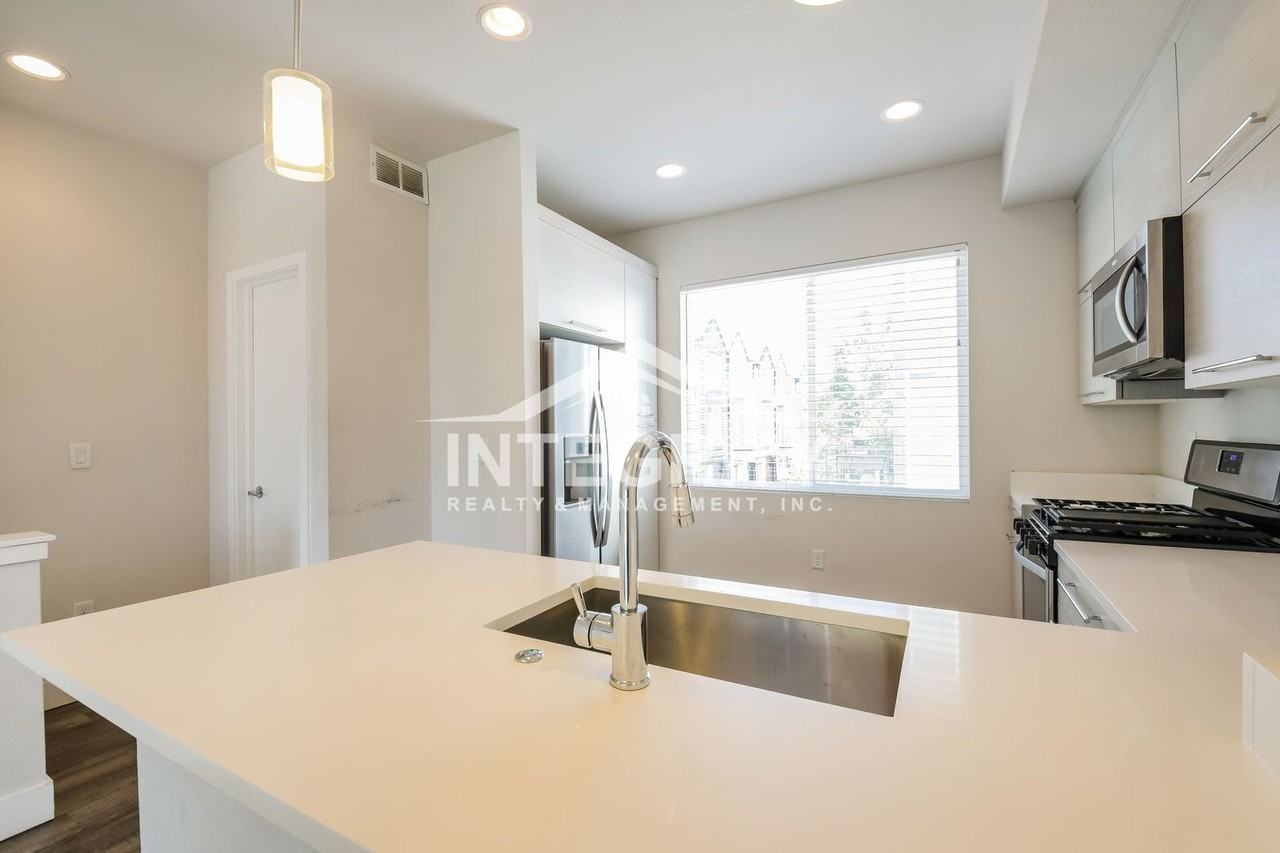 5557 W 10th Ave - Photo 6 of 38