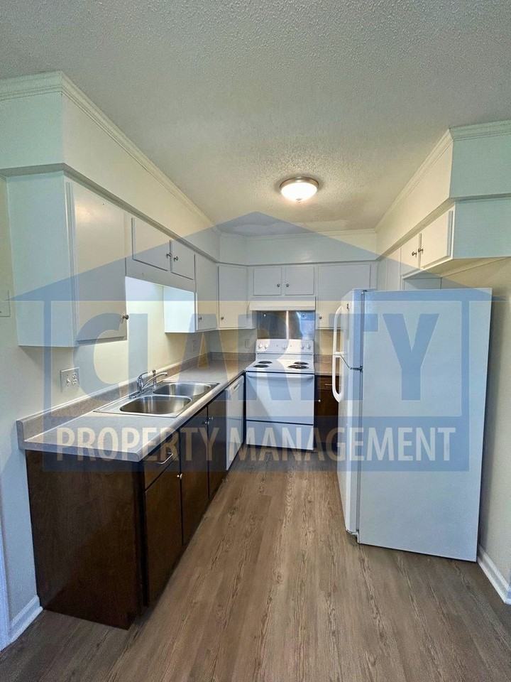 1922 Ohio Ave Nw - Photo 3 of 18