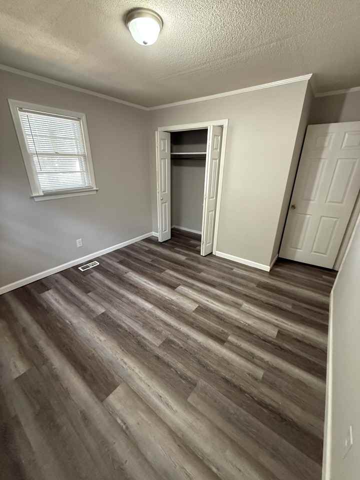 170 Queens Rd #C - Photo 3 of 8