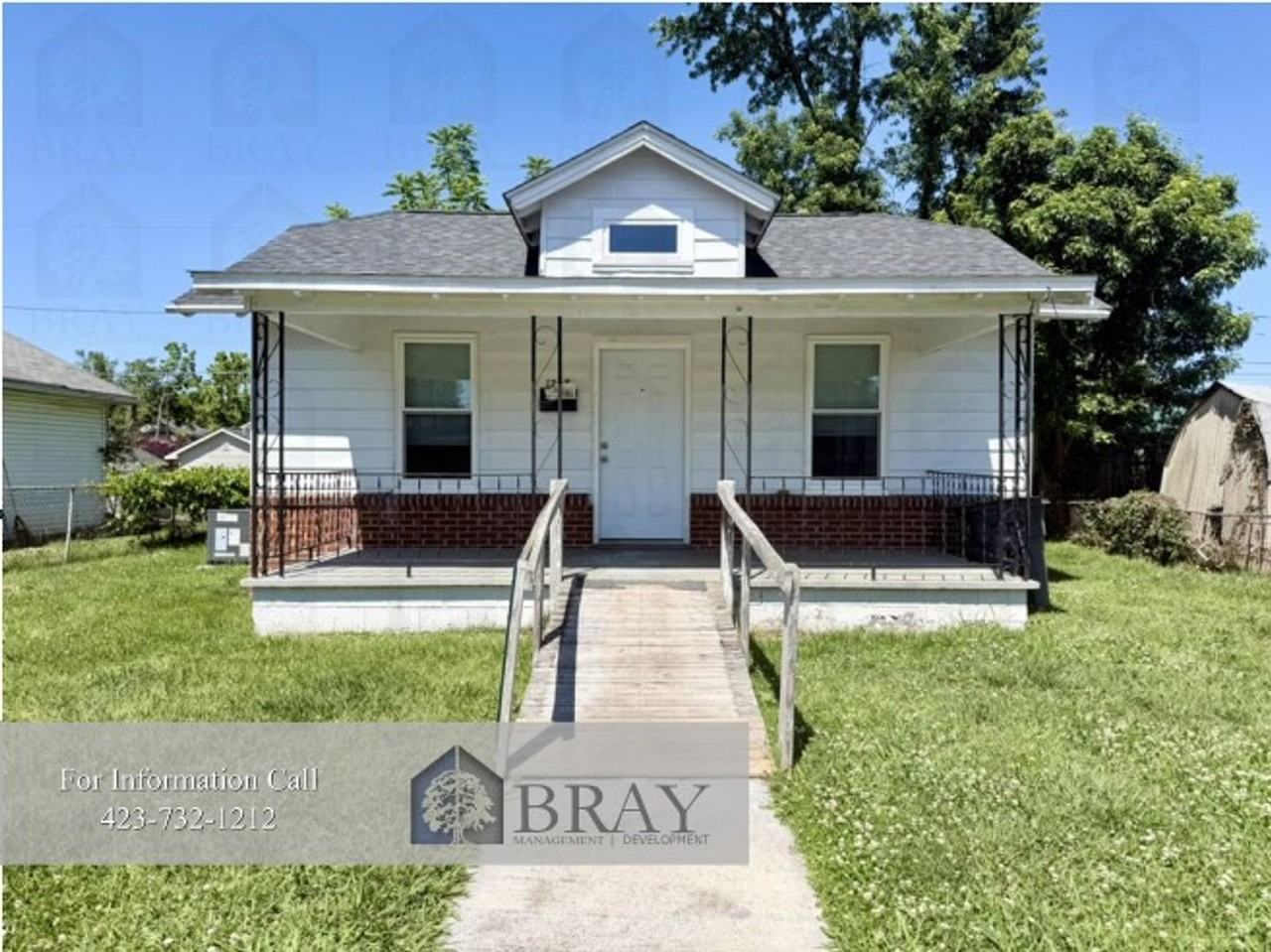 1238 Willow St - Photo 2 of 15