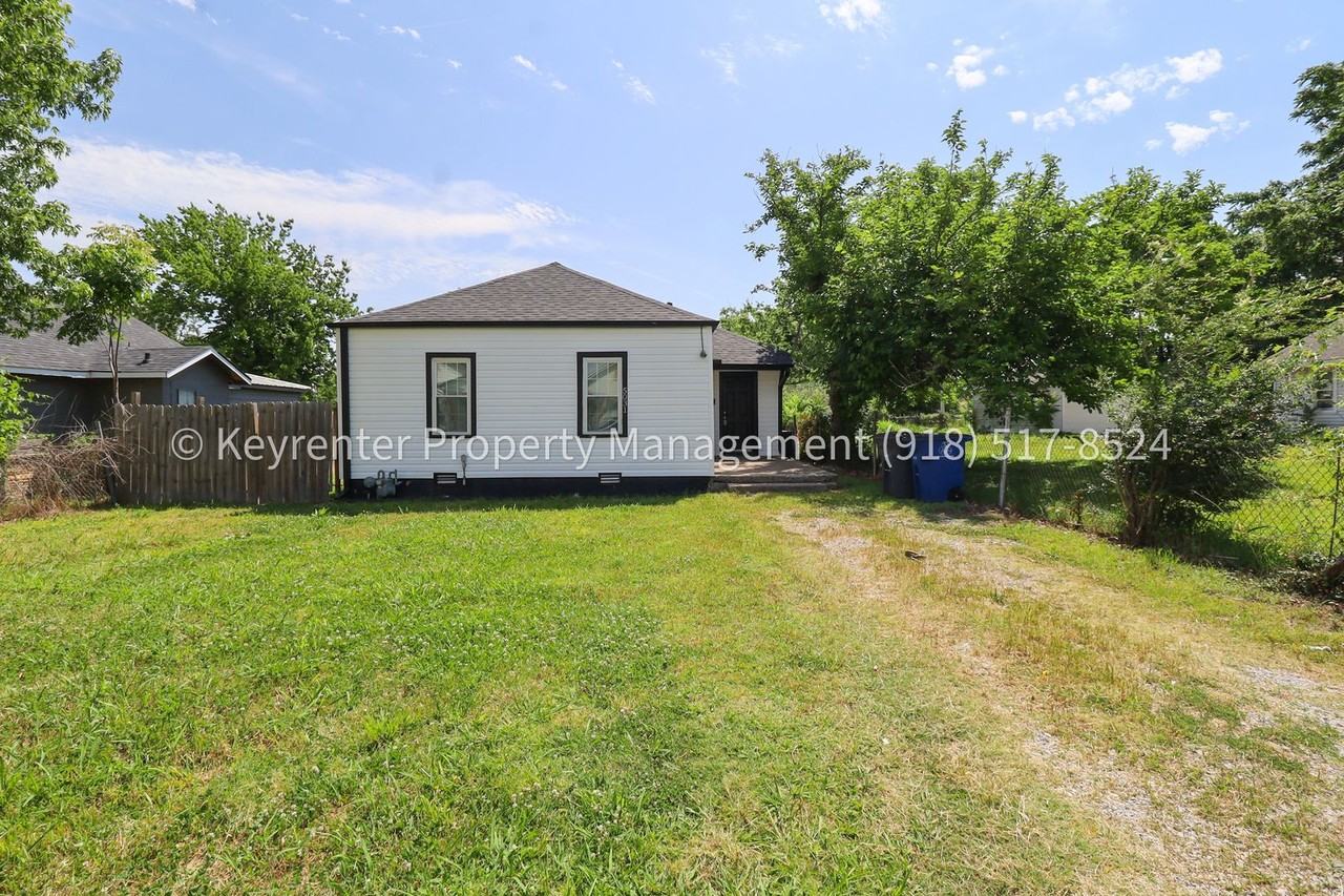 5031 W 30th St - Photo 2 of 21