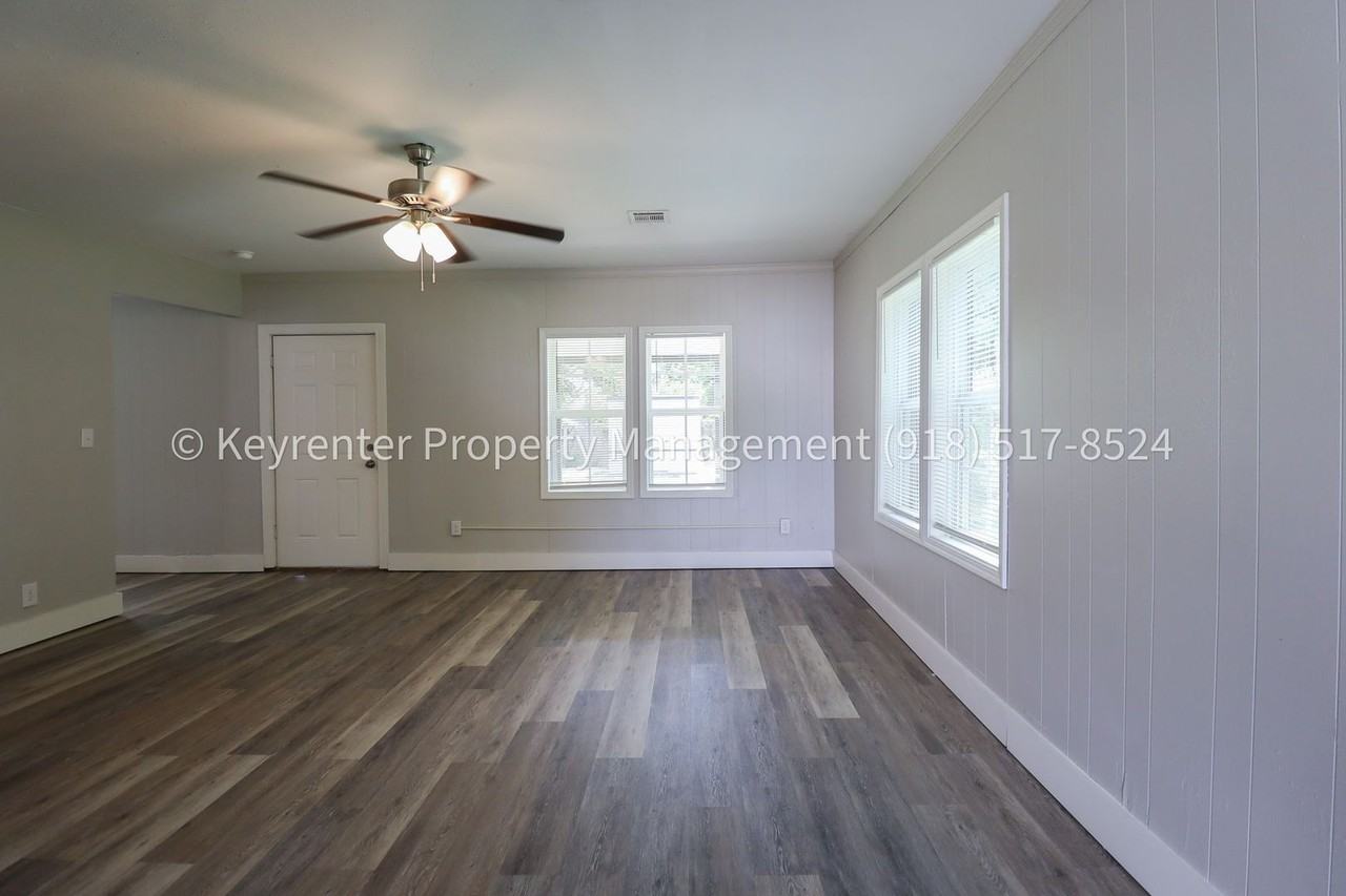 5031 W 30th St - Photo 5 of 21