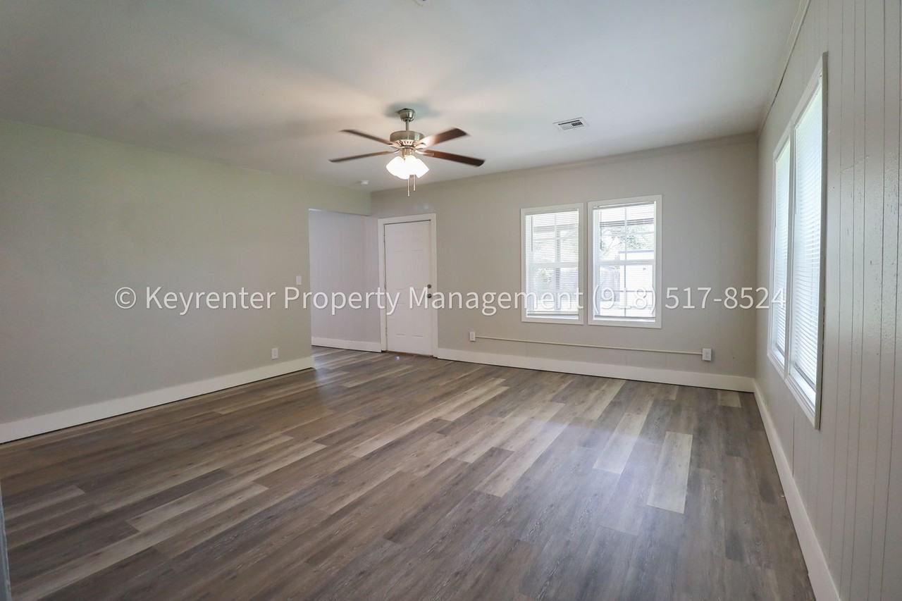 5031 W 30th St - Photo 6 of 21