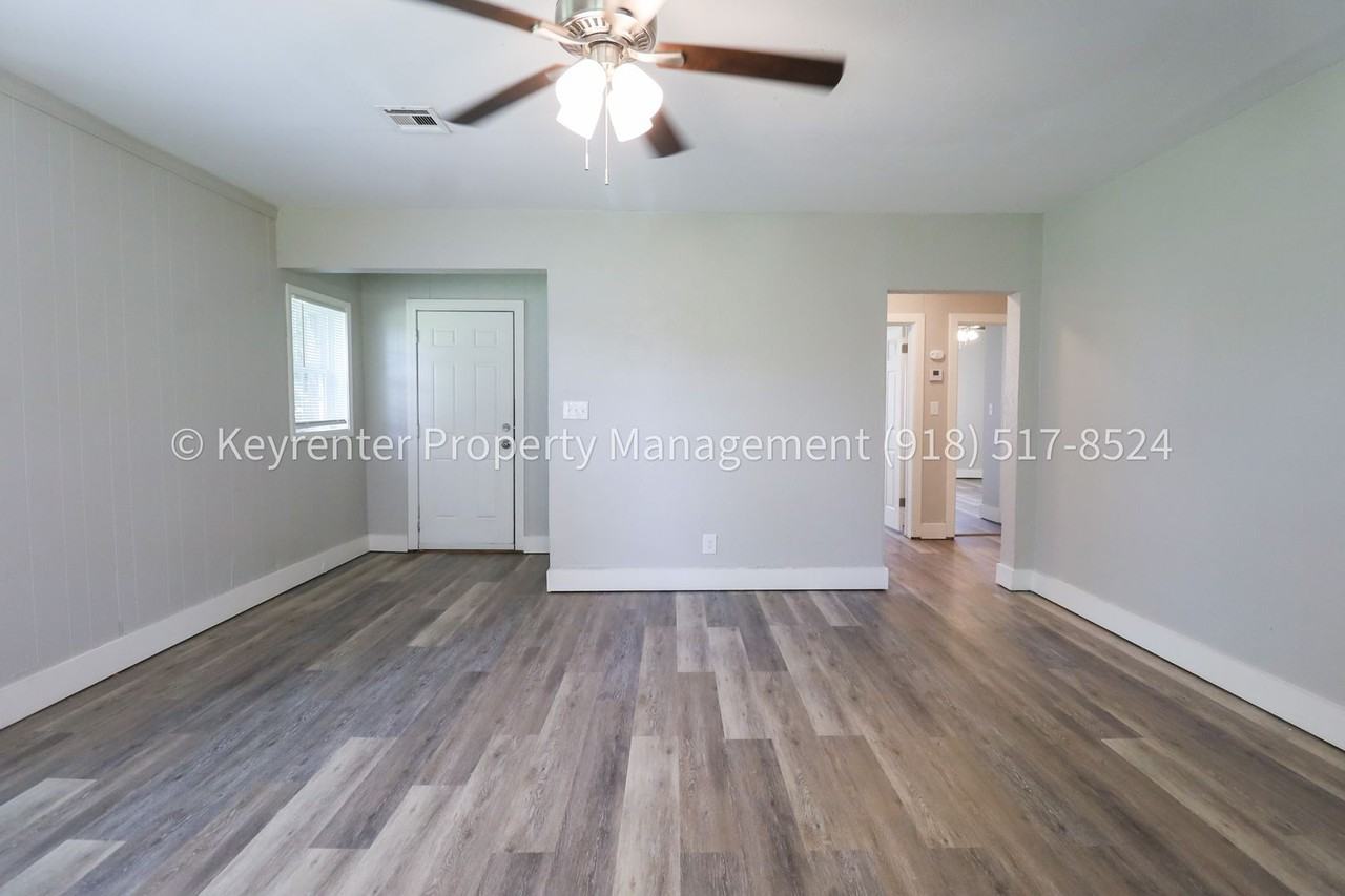 5031 W 30th St - Photo 7 of 21