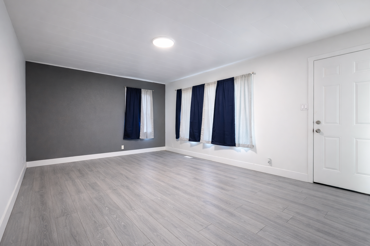 2329 Mouldstade Rd - Photo 3 of 16