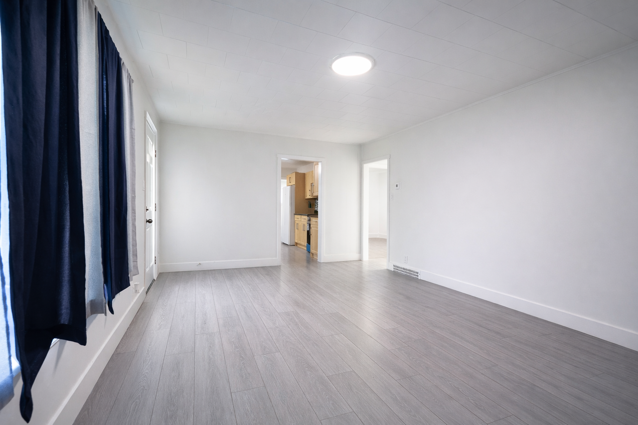2329 Mouldstade Rd - Photo 4 of 16