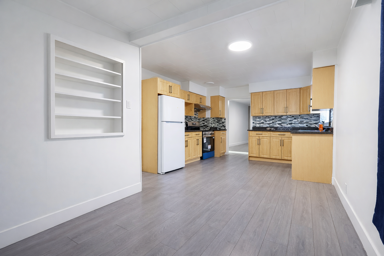 2329 Mouldstade Rd - Photo 6 of 24