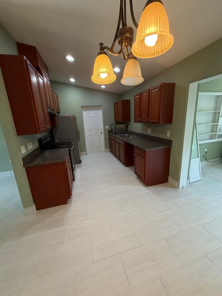 5306A Satel Dr #1 - Photo 2 of 16
