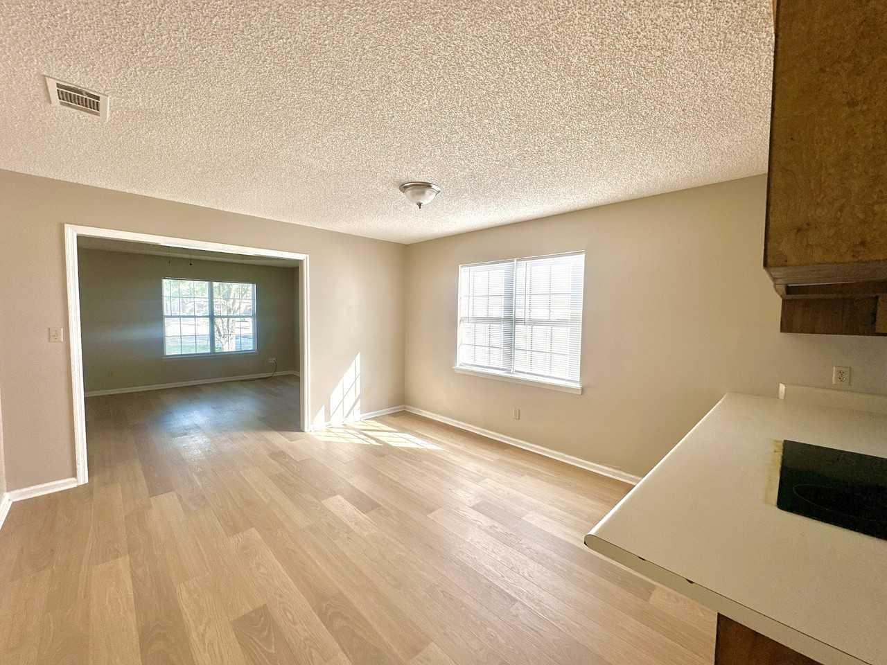 5 Kensington Cir #1 - Photo 3 of 20