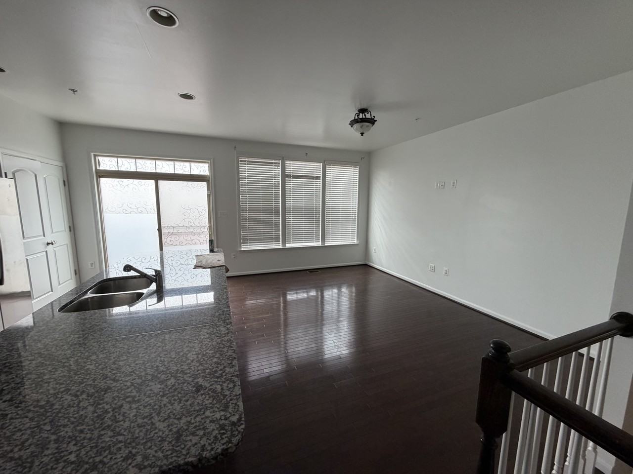 6517 Newton Dr #1 - Photo 5 of 21