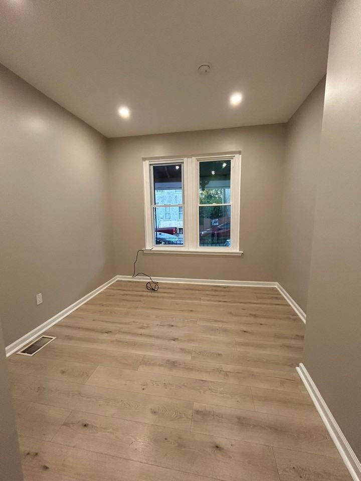 245 W Ontario St #1 - Photo 5 of 13