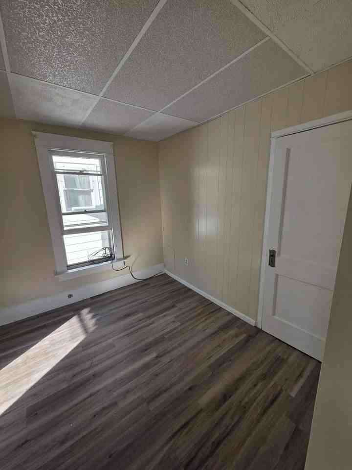 711-713 W 21st St 2nd Fl #713 - Photo 7 of 11