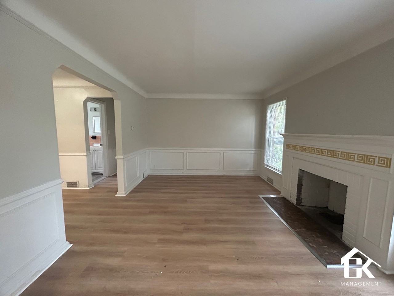 5915 Farmbrook St - Photo 2 of 23
