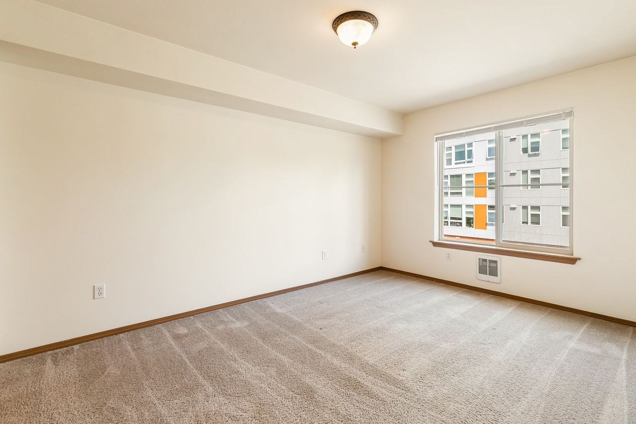 Bella Mar Apartments - Photo 7 of 25