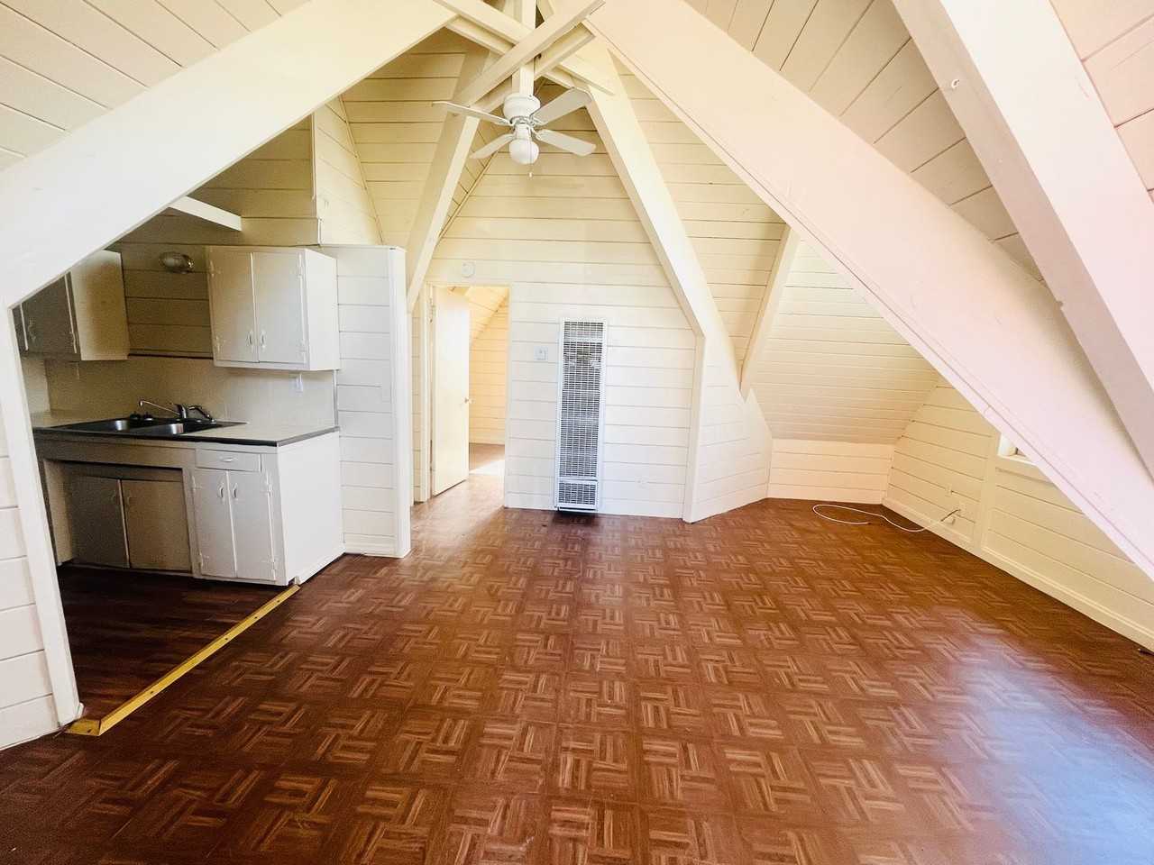 25563 Main St - Photo 2 of 5